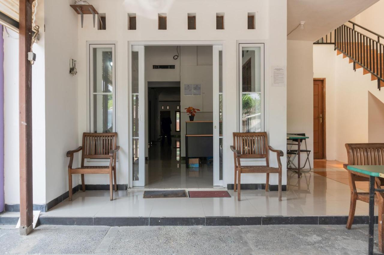 Reddoorz Near Terminal Bubulak Bogor Hotel ภายนอก รูปภาพ