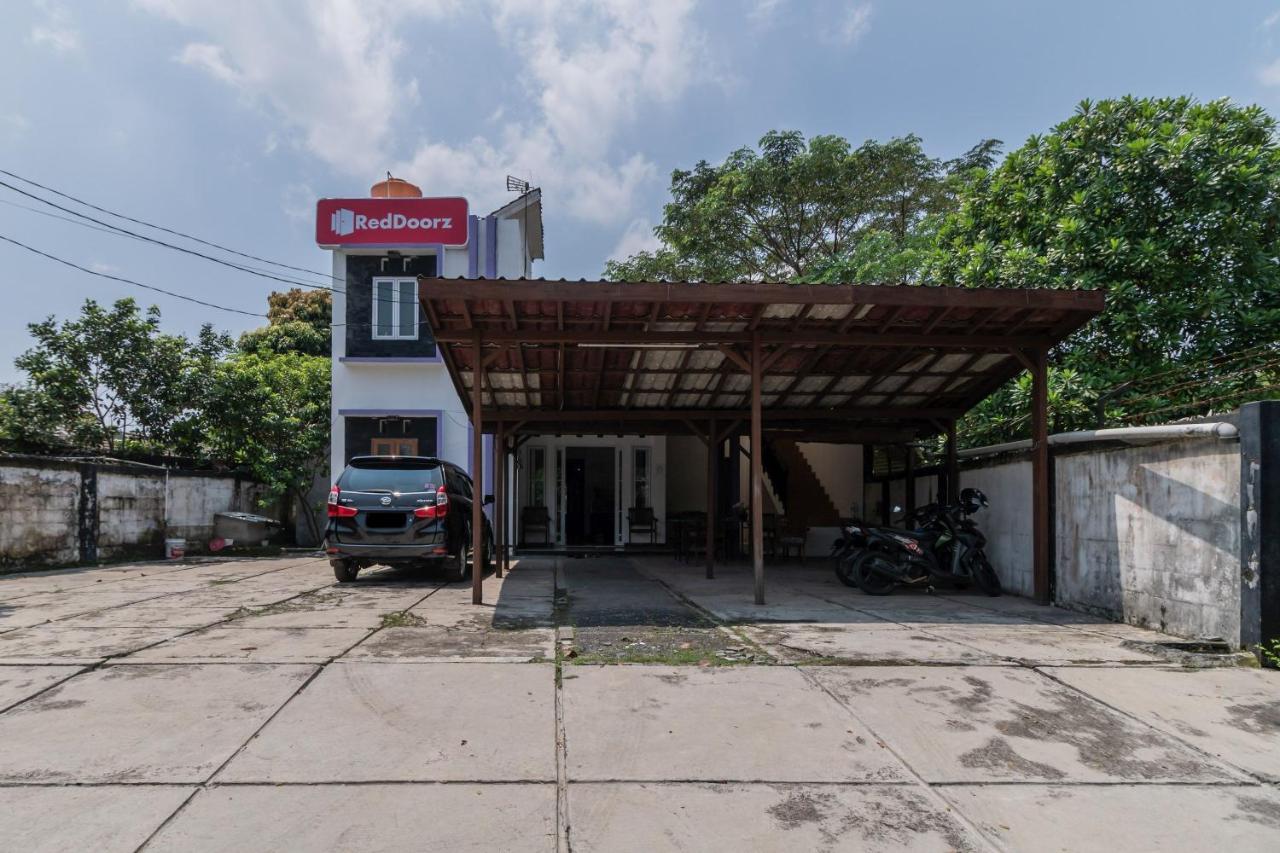 Reddoorz Near Terminal Bubulak Bogor Hotel ภายนอก รูปภาพ